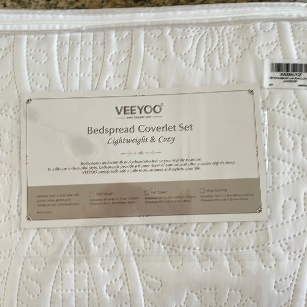 Bedspread coverlet set